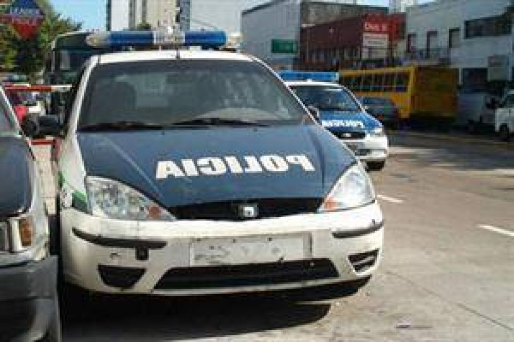 Matan a un polic�a en la puerta de un colegio: iba a buscar a su hija