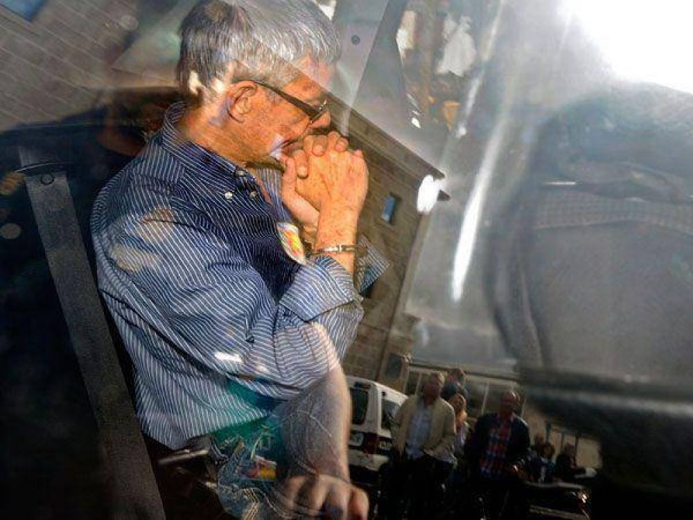 Tragedia en Espa�a: el conductor hablaba por tel�fono cuando descarril�