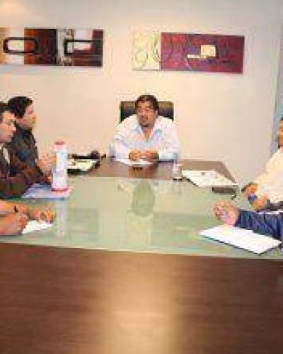 Reuni�n del ministro Gonz�lez con directores abor�genes ante el ICA