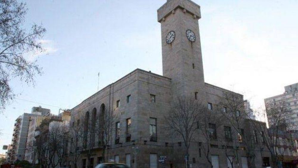 Carlos Ronda admiti� su preocupaci�n por el deterioro del Palacio Municipal