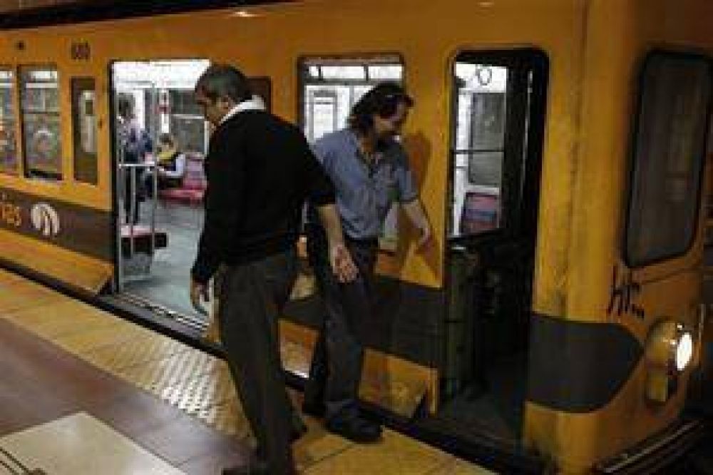 Sin soluci�n en el subte B: pasaron a un cuarto intermedio hasta el viernes