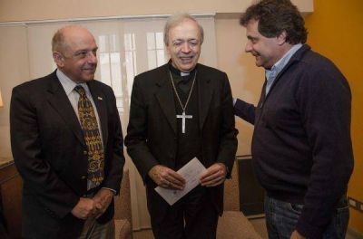 El Intendente invit� al Papa Francisco a visitar Mar del Plata