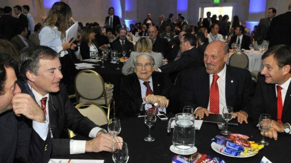 La industria cordobesa redobl� cr�ticas