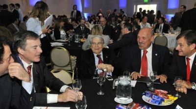 La industria cordobesa redobl� cr�ticas
