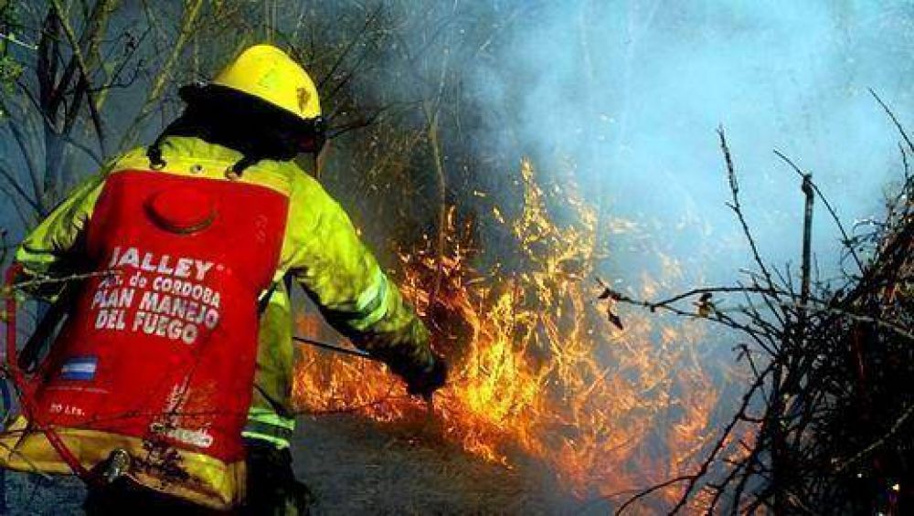 Bomberos logr� controlar un incendio forestal en San Clemente