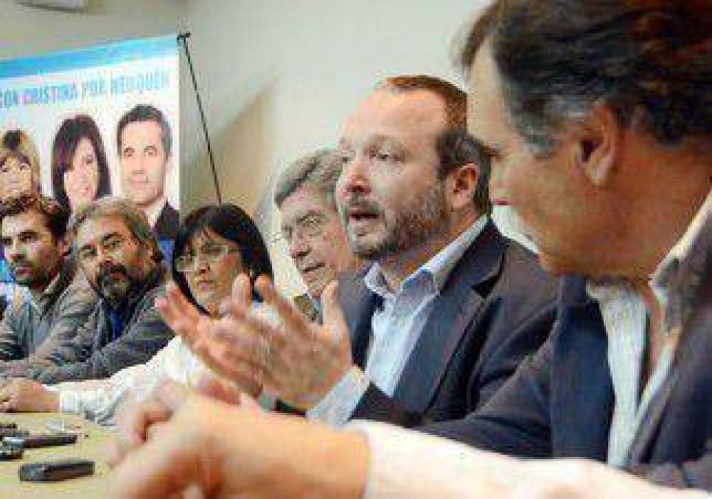Sabbatella respald� a los candidatos del FpV 