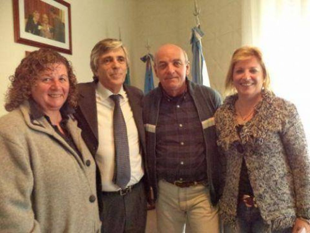 Di Gi�como: �Es muy importante que la educaci�n llegue a todos�