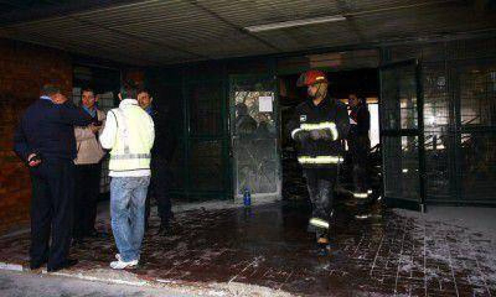 El ni�o que sufri� quemaduras tras el incendio de una escuela en San Mart�n evoluciona favorablemente