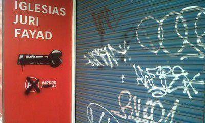 Pintadas y advertencia en el comit� de Iglesias en Godoy Cruz