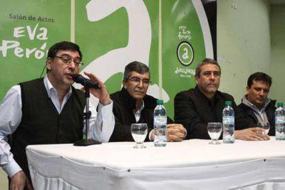Convenio entre la UNDAV, la comuna y la Secretar�a de Econom�a Social de la Naci�n