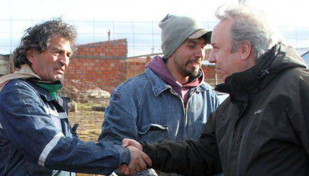 Peralta recorri� la obra de gas para el San Benito y adelant� que se trabaja en un nuevo Centro Comunitario