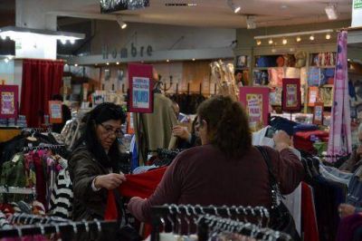 Tiendas deber�n exhibir carteles sobre Ley de cambios de productos