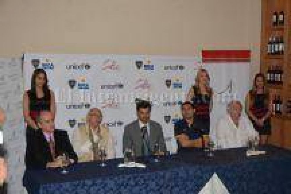Juan Urtubey, Bianchi, Riquelme y el Director de UNICEF en Salta dan una conferencia de prensa