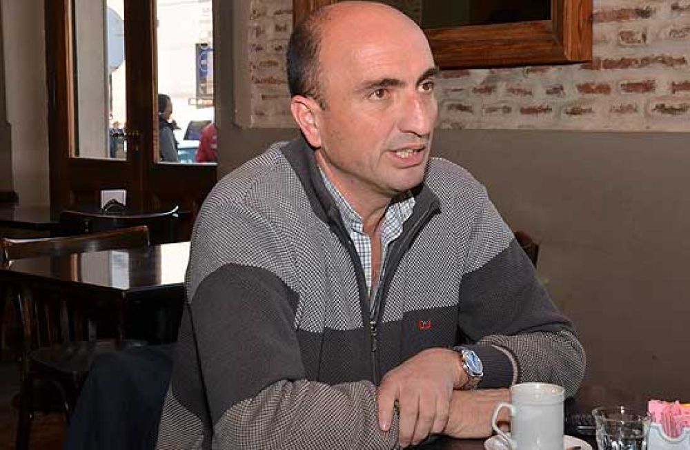  En el concejo falta �estudio y debate racional�