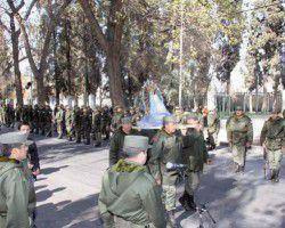Los 75 a�os de Gendarmer�a, celebrados con un desfile