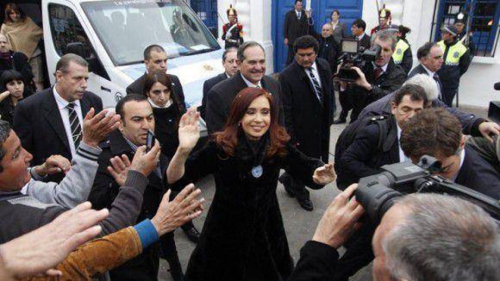 Alperovich y otros gobernadores cerrar�n filas en apoyo a Cristina