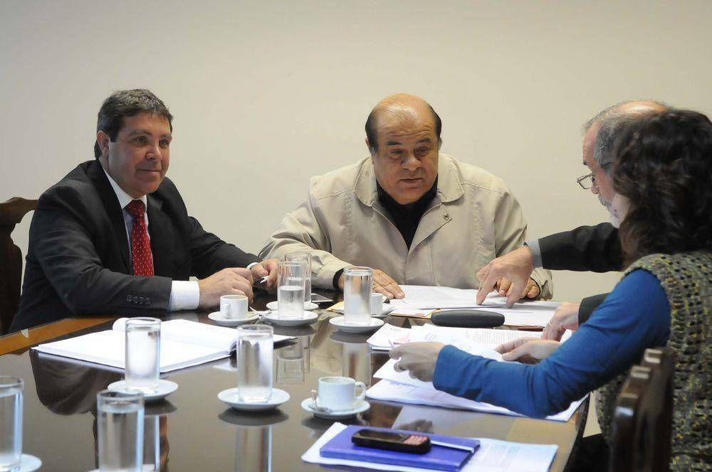 Promueven la titularizaci�n del personal t�cnico en las escuelas