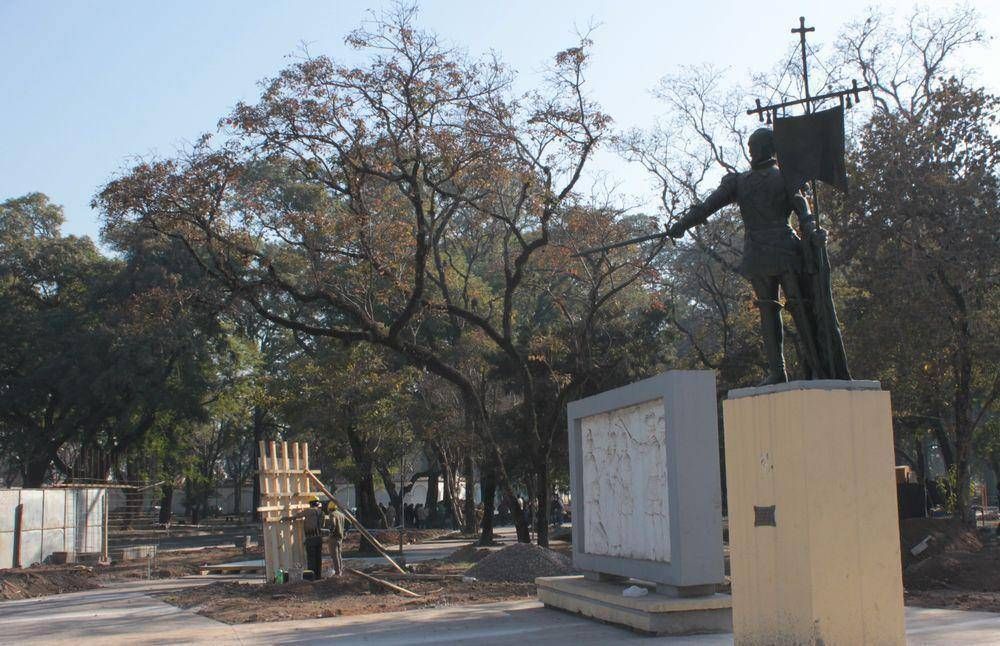 Se est construyendo la "Plaza de la Fundacin" al lado del Parque Avellaneda