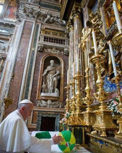 Respaldo de organizaciones gay a las sorpresivas declaraciones de Francisco