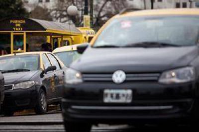La tarifa de los taxis porte�os subir� ma�ana un 10 por ciento