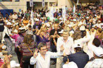 Enf�tico respaldo de los adultos mayores formose�os al proyecto nacional y provincial