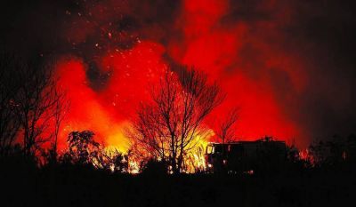 Enorme incendio en la Reserva Ecol�gica: habr�a sido intencional