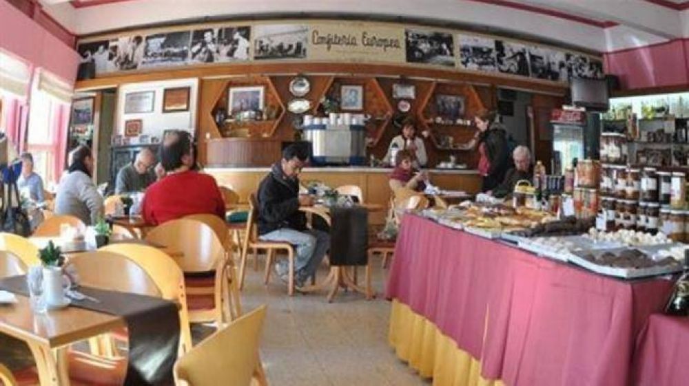 Cumple 100 a�os La Europea, cuna del Festival de Folklore de Cosqu�n