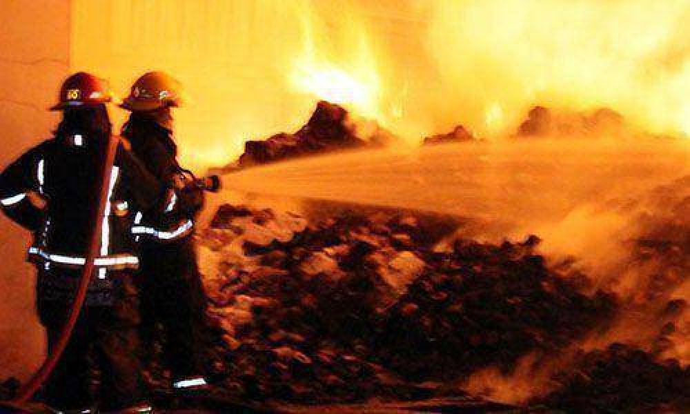 Fuego en los countries: hubo p�rdidas totales en dos viviendas