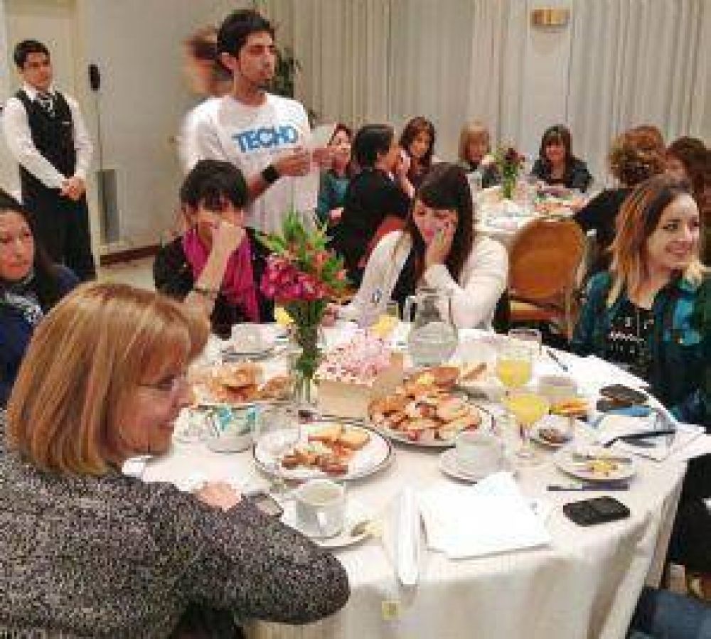 TECHO convoc� a cien personas para apoyar la lucha contra la pobreza