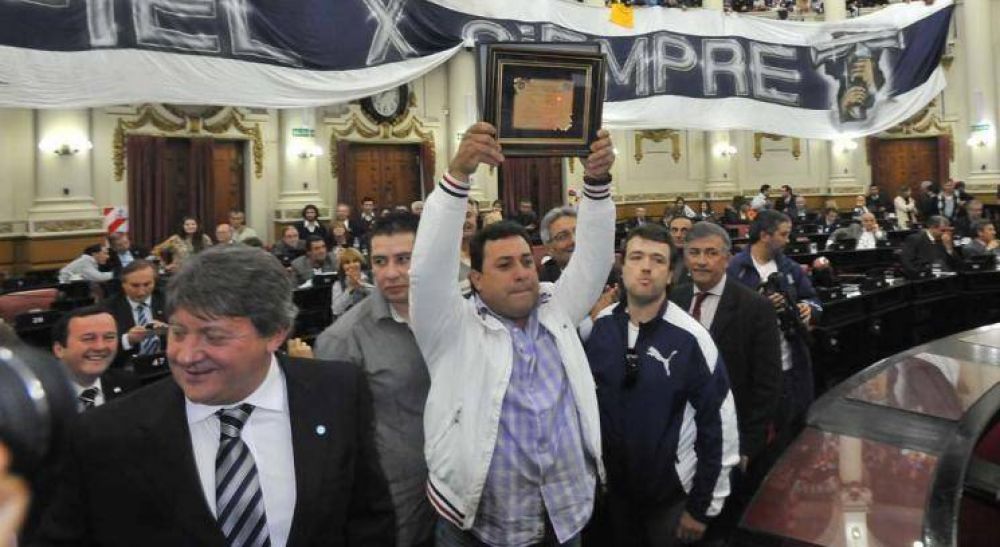 De la Sota cuestion� el premio de la Legislatura a La Fiel: "Una locura. No s� a qui�n se le ocurri�"