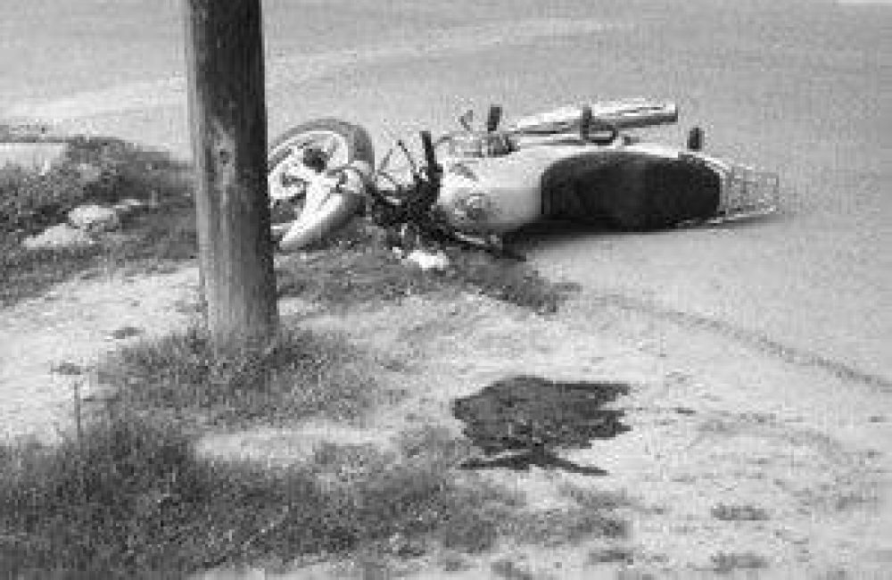 Un joven cabo de la polic�a muri� tras caer de su motocicleta