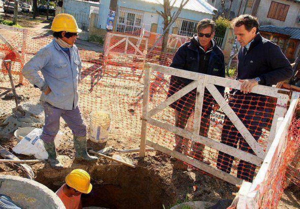 Katopodis supervis� obras de cloacas por todo San Mart�n