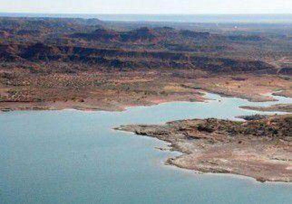 Verifican la obra del acueducto Los Barreales 