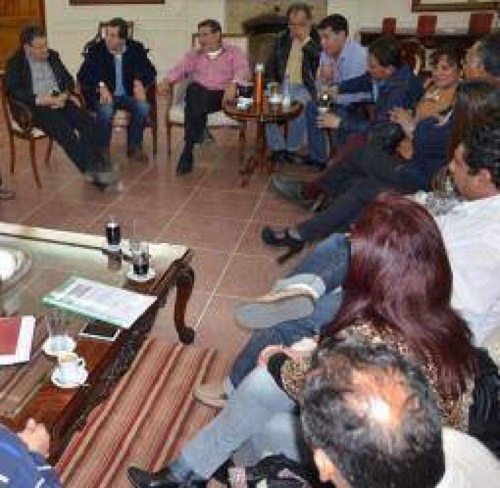 La tropa de diputados del PJ se encolumn� tras la dupla Madera-�lvarez