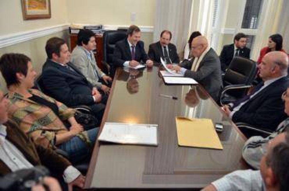 Municipios entrerrianos acceder�n a pr�stamos del Naci�n para renovar su parque automotor