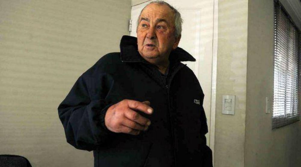 Despu�s de golpear a un sereno se llevaron 140 mil pesos en cubiertas