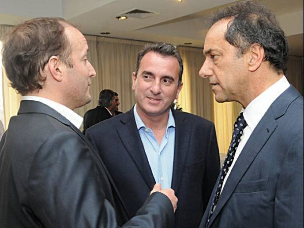 P�rez asisti� a la cumbre de gobernadores e intendentes del FPV para apoyar al candidato bonaerense