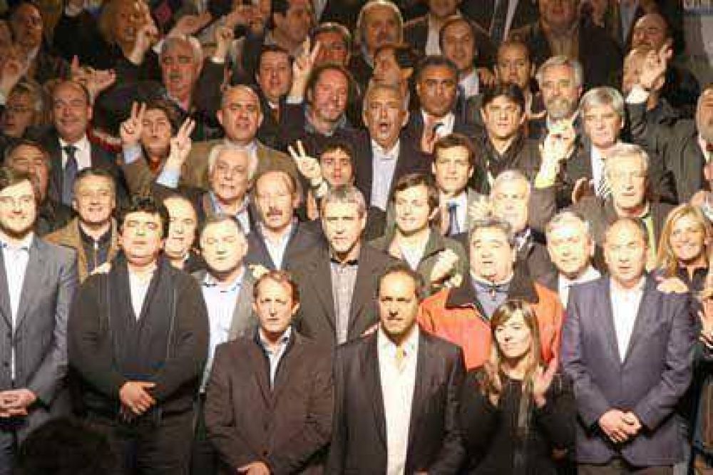 El intendente Ferraresi respald� la lista de candidatos a diputados nacionales del Frente para la Victoria