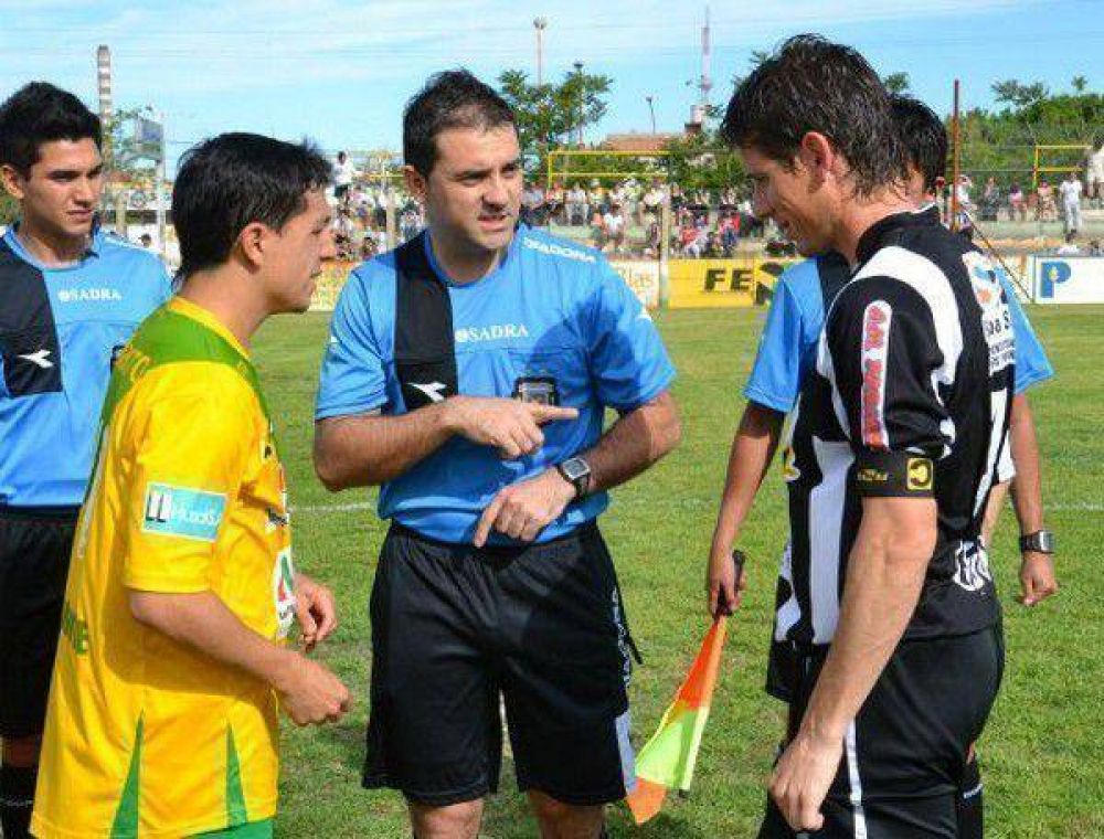 En plena tarde, un �rbitro de la Liga del Sur fue v�ctima de una entradera