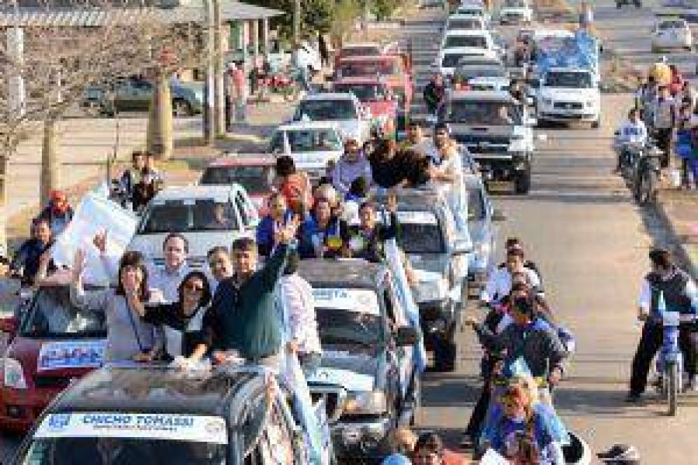 Fuerte apoyo a Tomassi en la caravana por el circuito 7