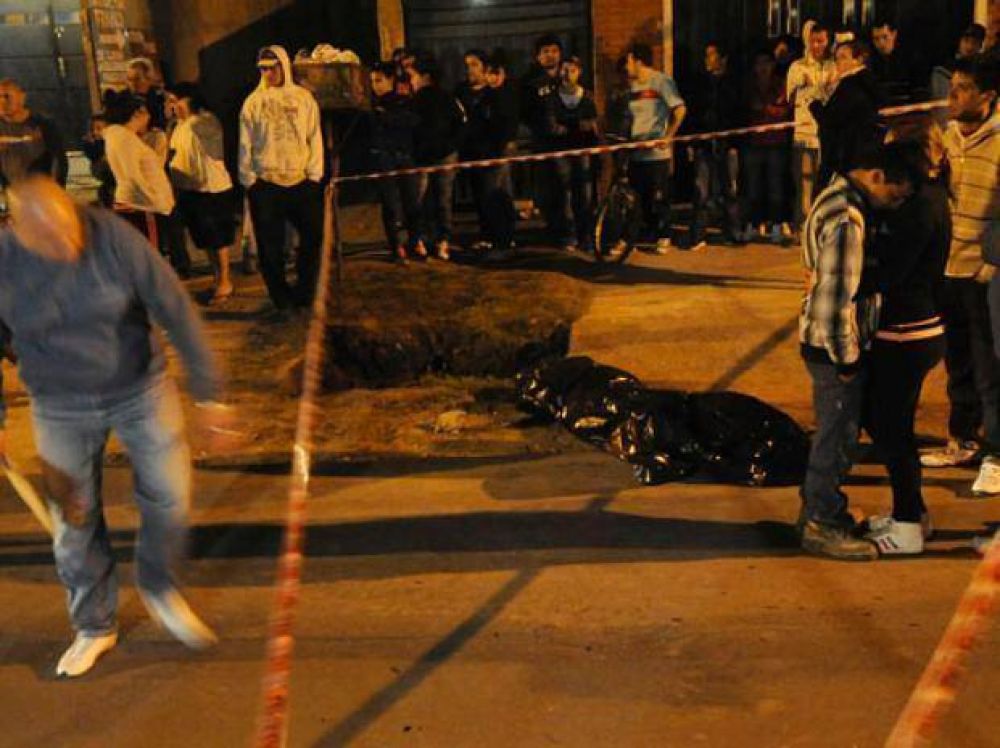 Baj� de un colectivo en Avellaneda y Gaboto y la mat� un tiro en la cabeza