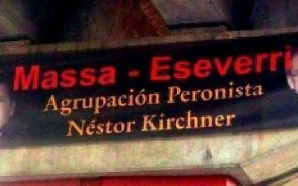Elecciones 2013: Agrupaci�n N�stor Kirchner apoya a Massa