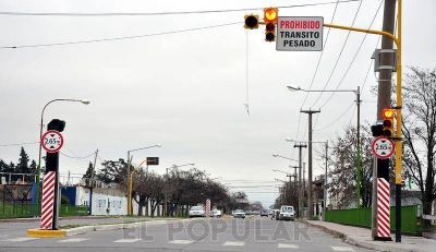 Retiraron el limitador de la avenida Sarmiento para arreglarlo