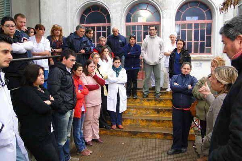 HOSPITAL: SIGUEN RECLAMANDO POL�TICAS DE SALUD E INCORPORACI�N DE PERSONAL