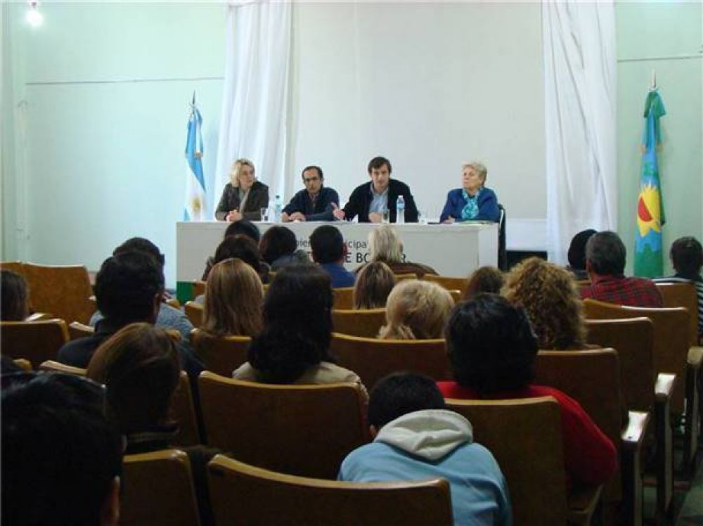 M�s de veinte vecinos recibieron pensiones
