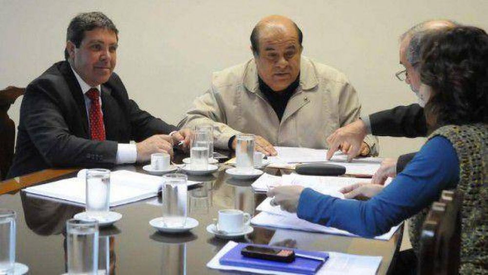 Avanza proyecto de titularizaci�n en Educaci�n
