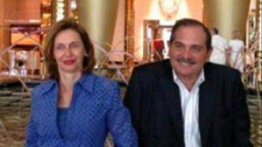 Alperovich se defiende: �Al viaje lo pagu� yo con mi dinero�