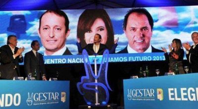 "Nos sacamos el saco para pelear por los humildes"