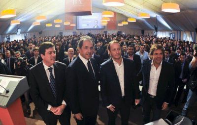 Scioli encabez� un encuentro de gesti�n y pol�tica en la Casa de Gobierno