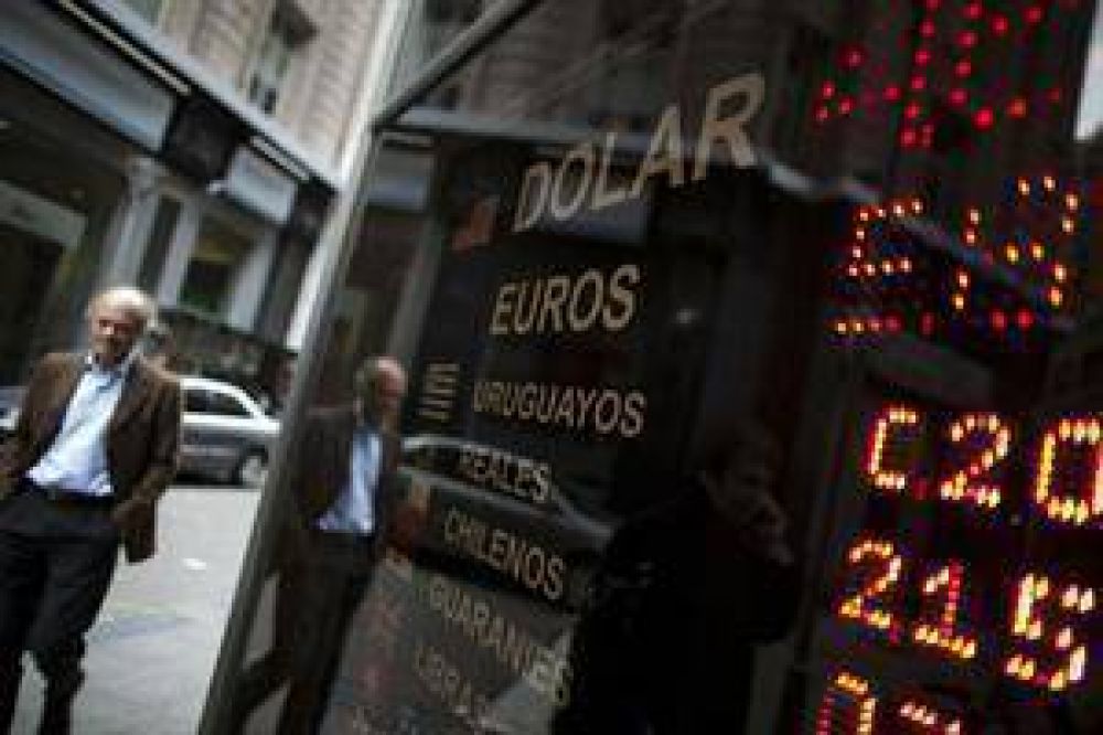 El Gobierno hizo en julio la mayor devaluaci�n del peso en cuatro a�os